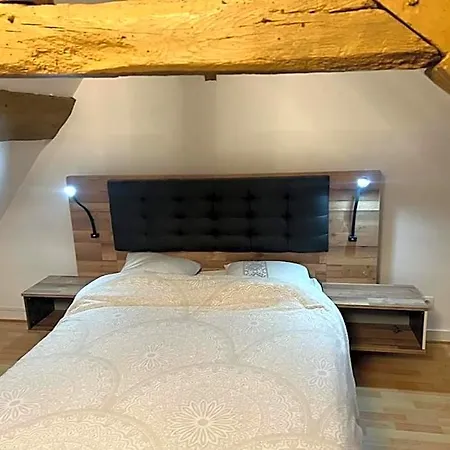 Ndiam 's Hotel